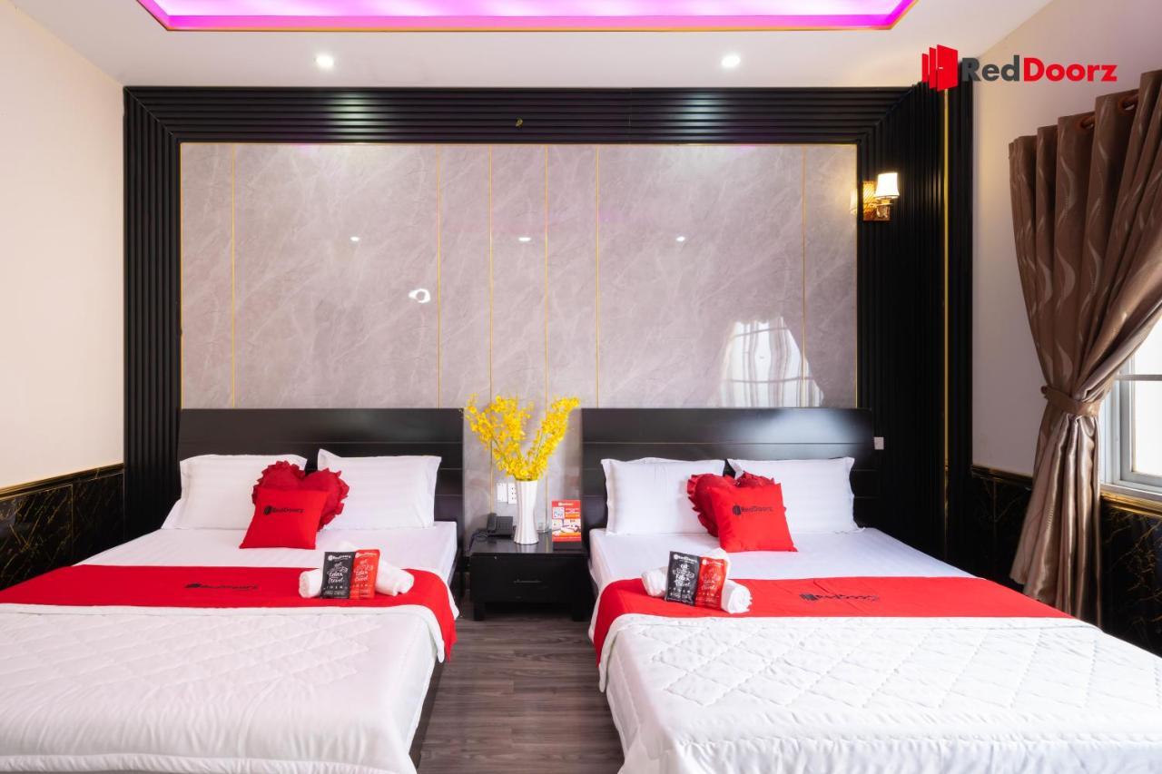 Reddoorz Tahami Hotel Near Kha Van Can Хошимін Екстер'єр фото